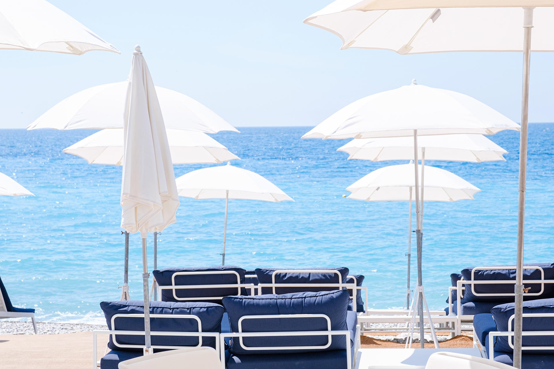 La plage du galet sur la Promenade des Anglais ! 