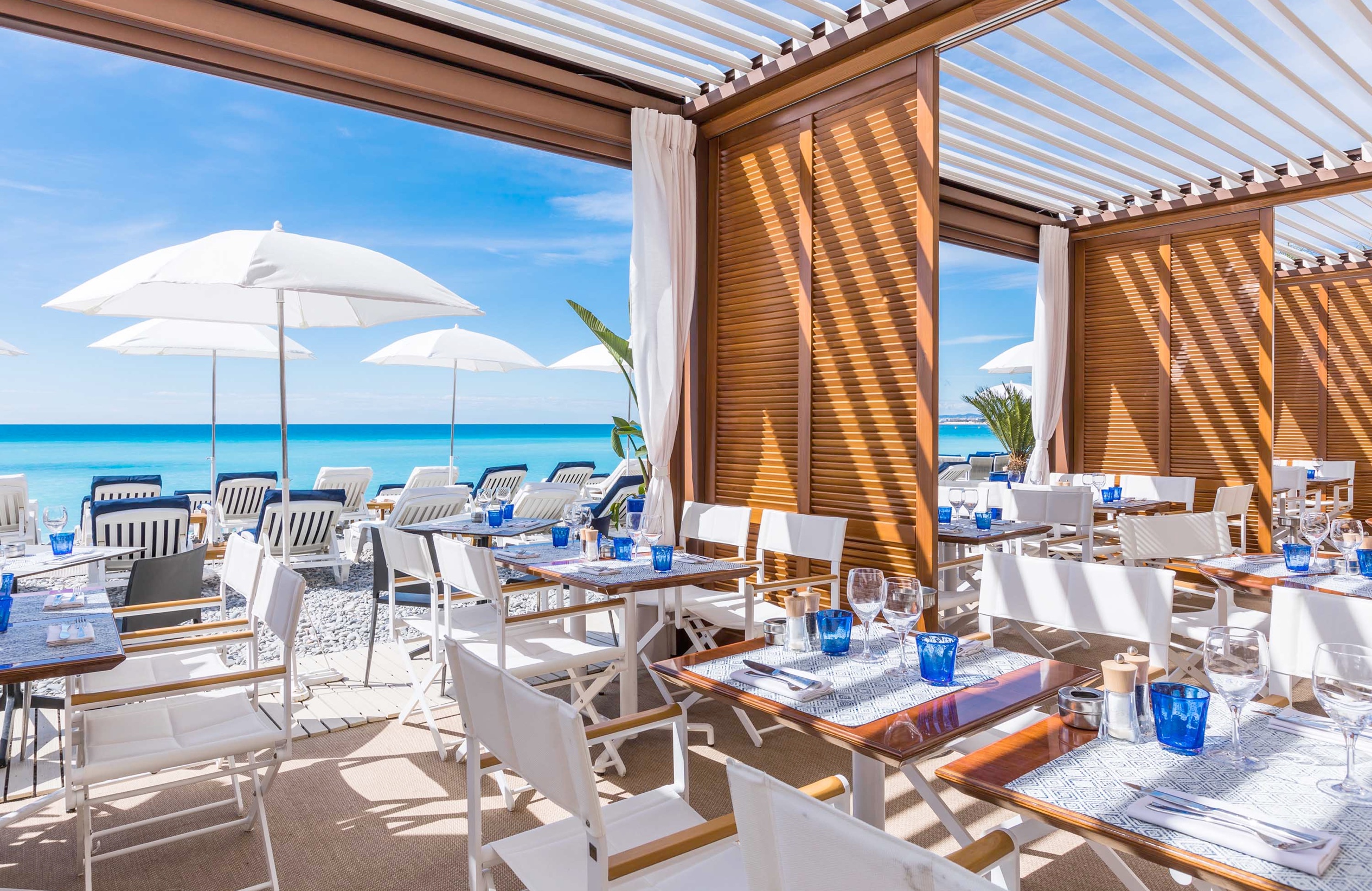 Découvrez le restaurant plage le galet sur la Promenade des Anglais à Nice